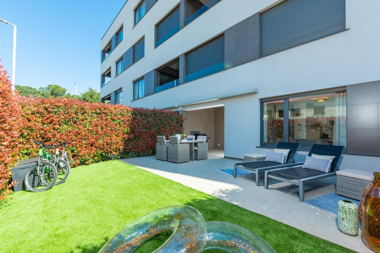 Apartment Luxury New With Private Garden Near The Beach! Porec
